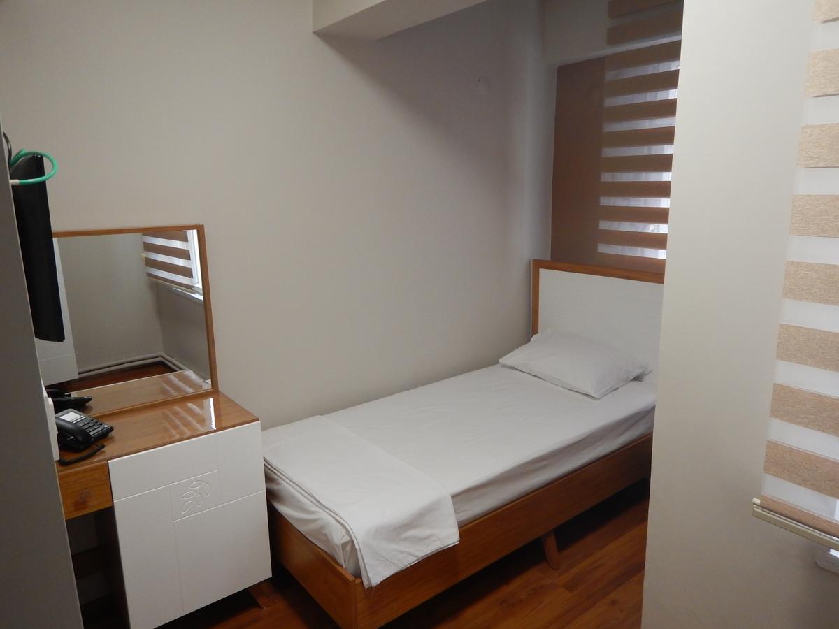 Ipek Hotel Balikesir Exterior photo